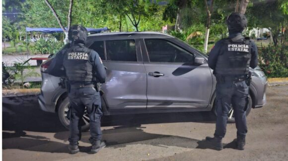 Recuperan vehículo que tenía horas de ser robado, en La Conquista, Culiacán