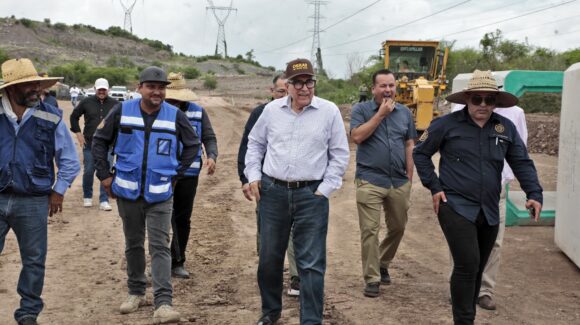 Supervisa Rocha avances en obra de enlace del bulevar Agricultores y La Costerita, en Culiacán