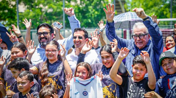 Rocha Moya, Gámez Mendívil y Rommel Pacheco inauguran canchas de futbol en Culiacán