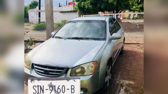 Se roban un vehículo en el estacionamiento del estadio del futbol Guasave 89