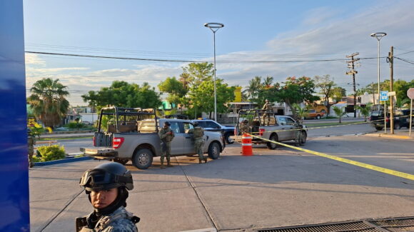 Sujeto es baleado en Mazatlán; se mete a funeral para ponerse a salvo