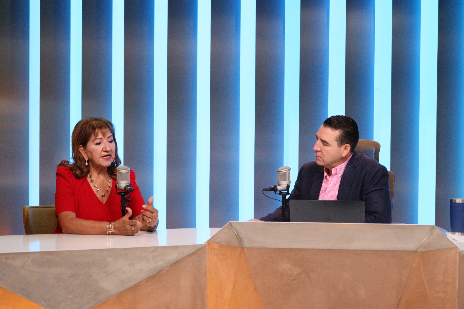 Tere Guerra Ochoa en entrevista en Los Noticieristas
