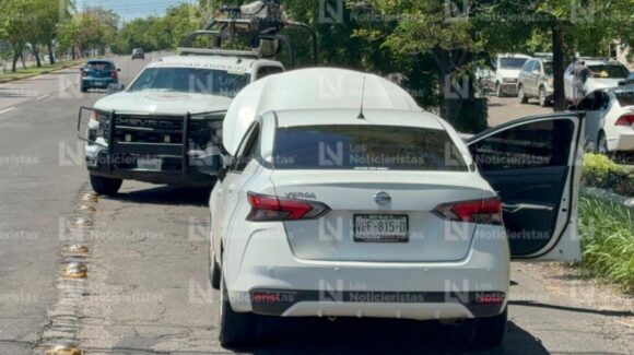 Tras persecución aseguran vehículo con reporte de robo en Culiacán