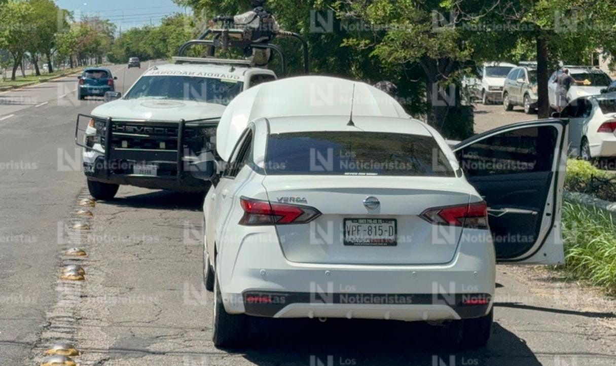 Tras persecución aseguran vehículo con reporte de robo en Culiacán
