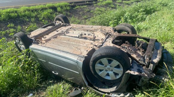 Mujer resulta lesionada tras aparatoso accidente en la México 15 y el ejido Chávez Talamantes, Ahome