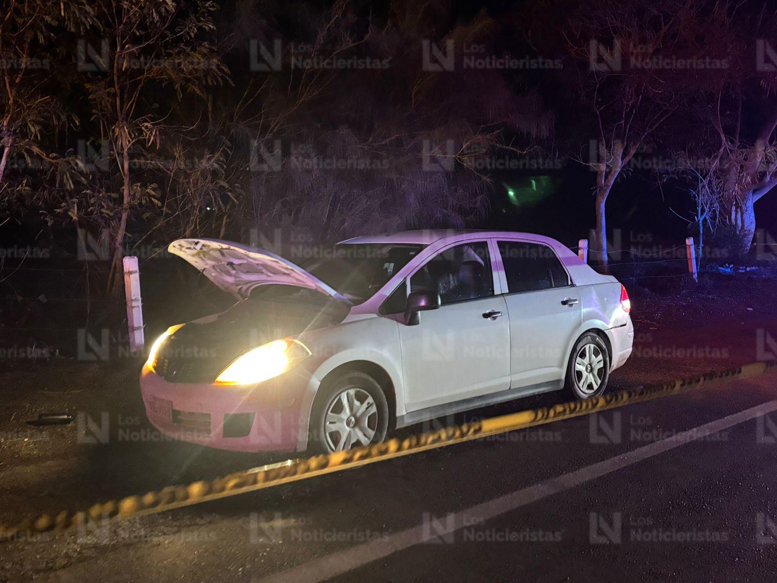 Abandonan un Tiida con tres cuerpos en su interior en Navolato