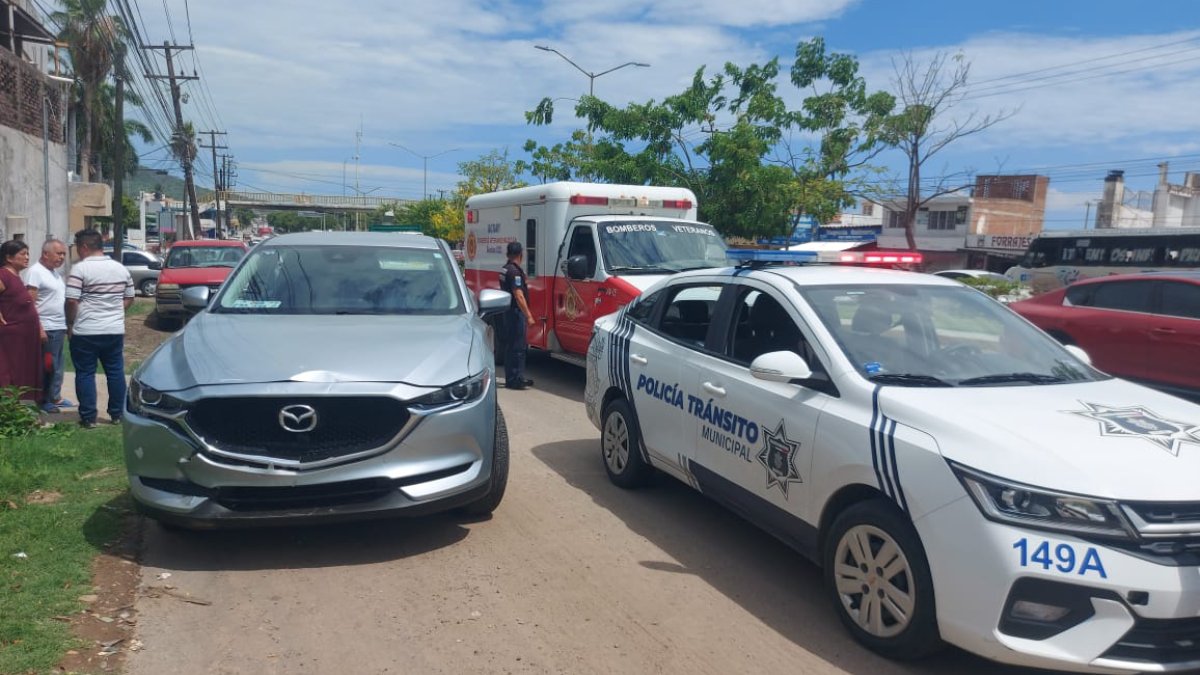 Un accidente tipo carambola entre cuatro vehículos se registró la tarde de este miércoles sobre la carretera Internacional México 15, a la altura de la colonia Urías, en Mazatlán