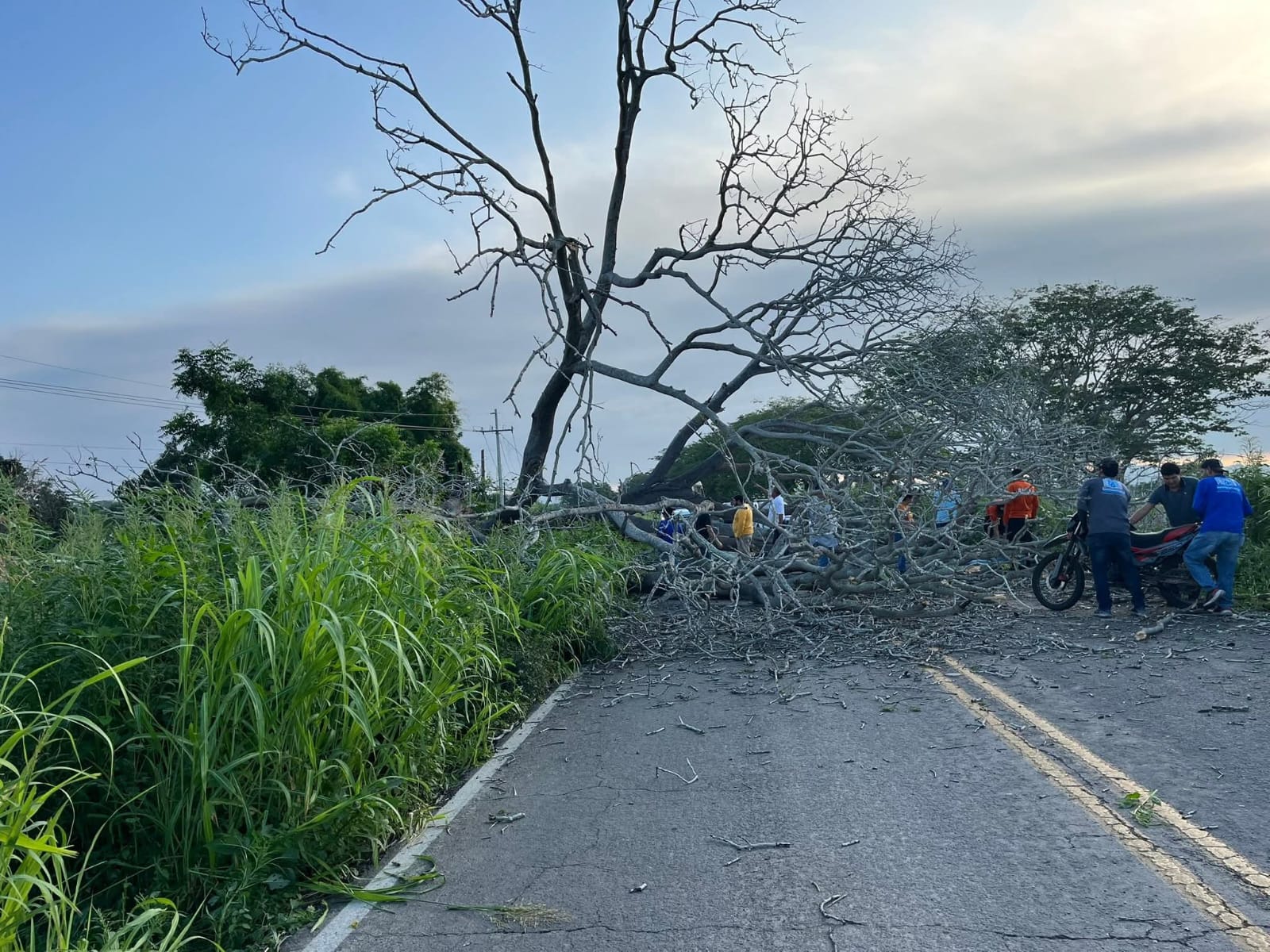 accidente de moto en el walamo percance