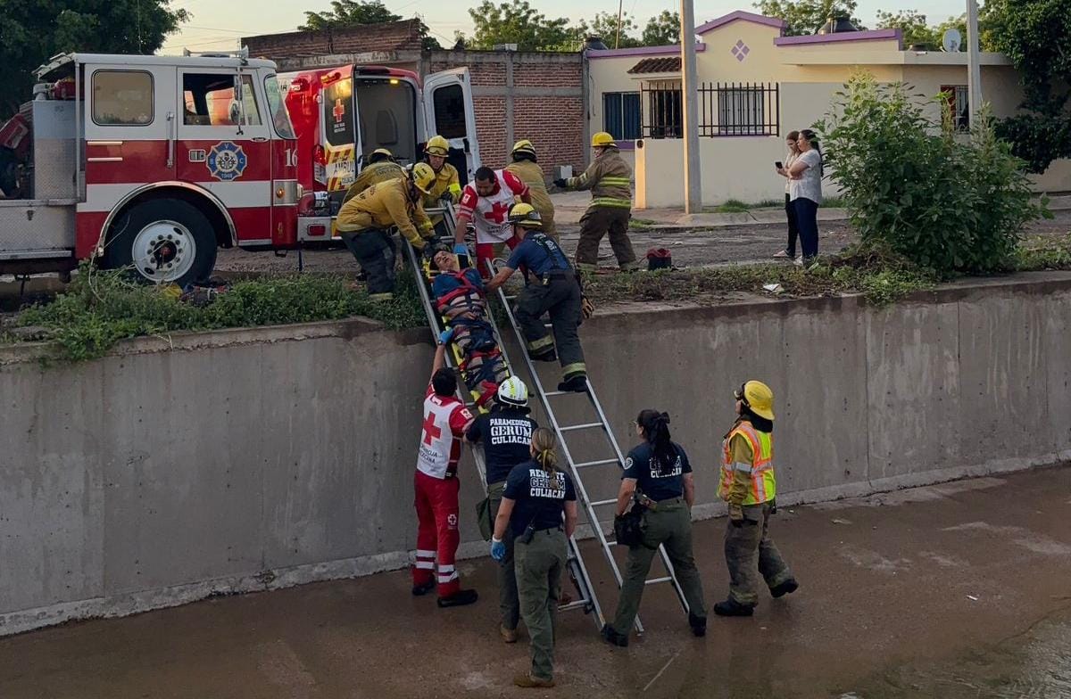 Cae motociclista a un canal tras derrape de moto al sur de Culiacán