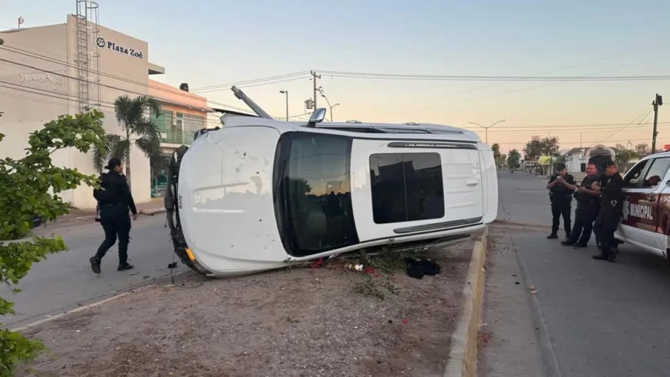 accidente en bulevar poseidon en los mochis camioneta
