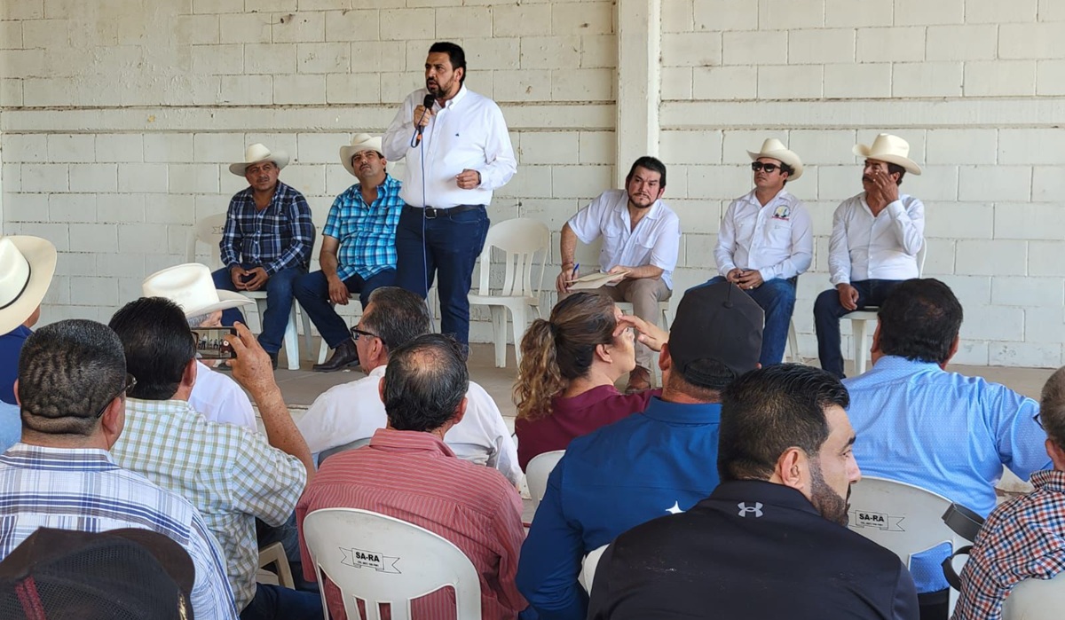 Agricultores de Angostura se reúnen con el secretario Ismael Bello