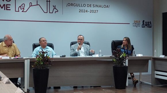 “Que trabajen para Ahome, no para nadie más”: Rocha a regidores que rechazan nombramiento de Antonio Menéndez