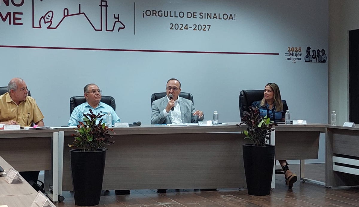 Alcalde de Ahome en sesión de Cabildo