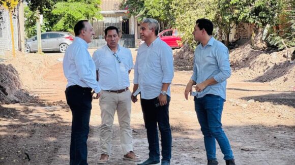 Supervisa alcalde de Ahome obras de pavimentación y drenajes en Los Mochis