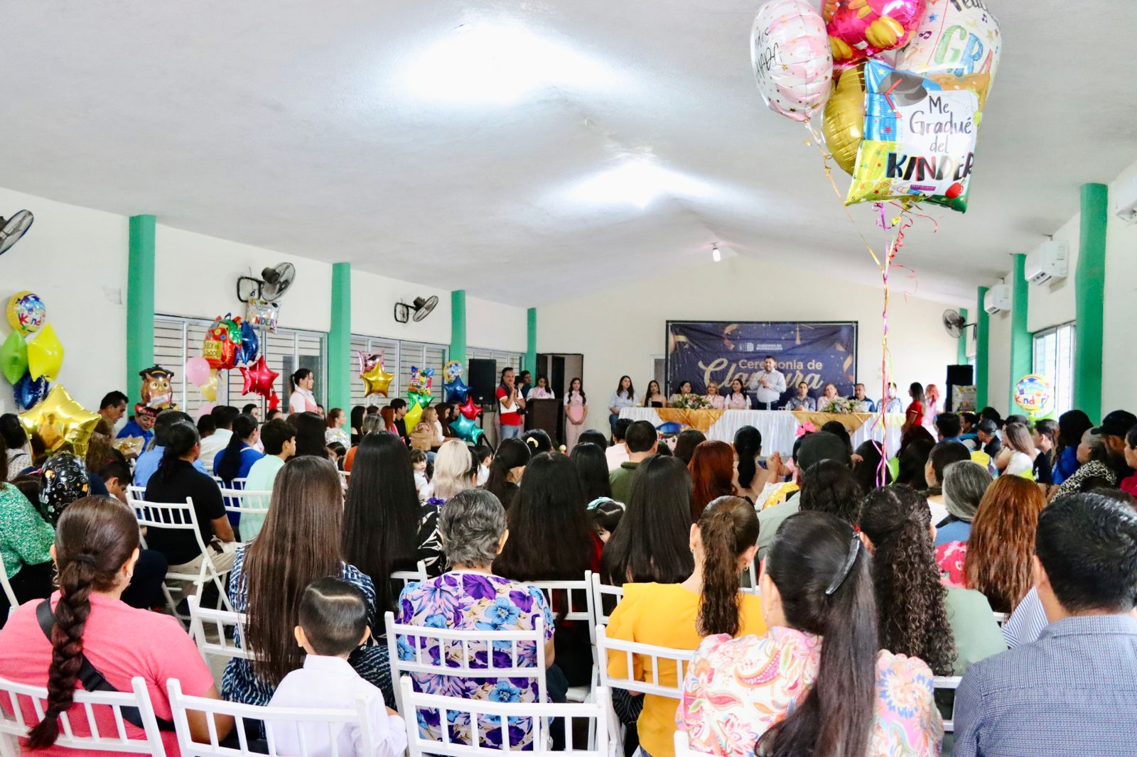 Alcalde de Badiraguato asiste a ceremonia de clausura de preescolares; refrenda su compromiso con la niñez