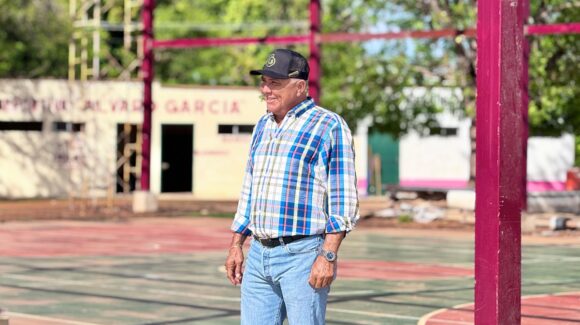 Alcalde de El Fuerte supervisa obras prioritarias en infraestructura deportiva y servicios básicos