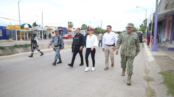 Gobierno de Mazatlán y autoridades militares visitan el fraccionamiento Santa Fe