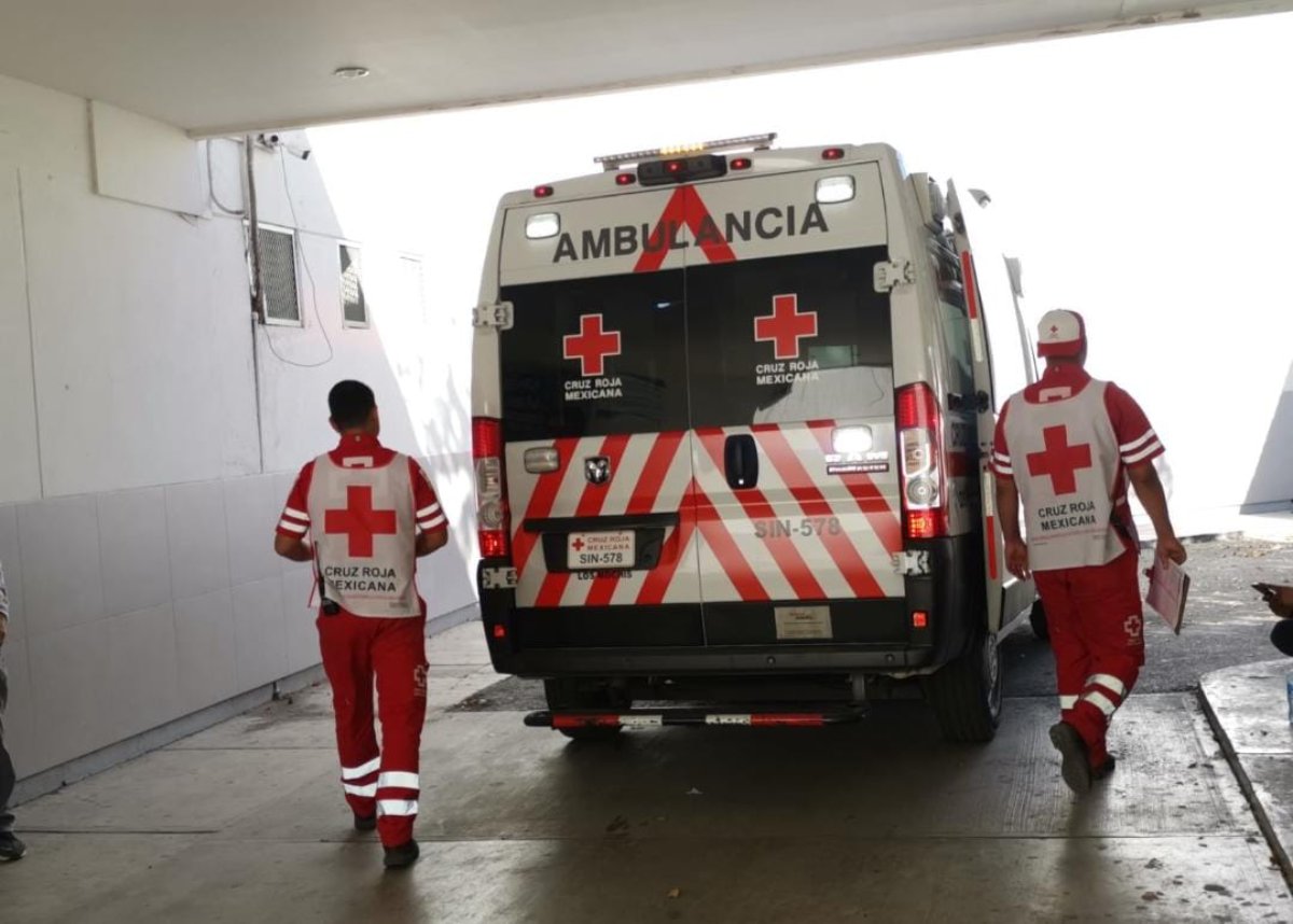 Ambulancia de Cruz Roja en hospital