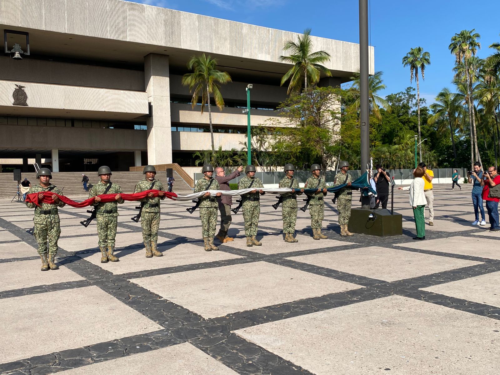 aniversario de la muerte de miguel hidalgo y costilla asta bandera