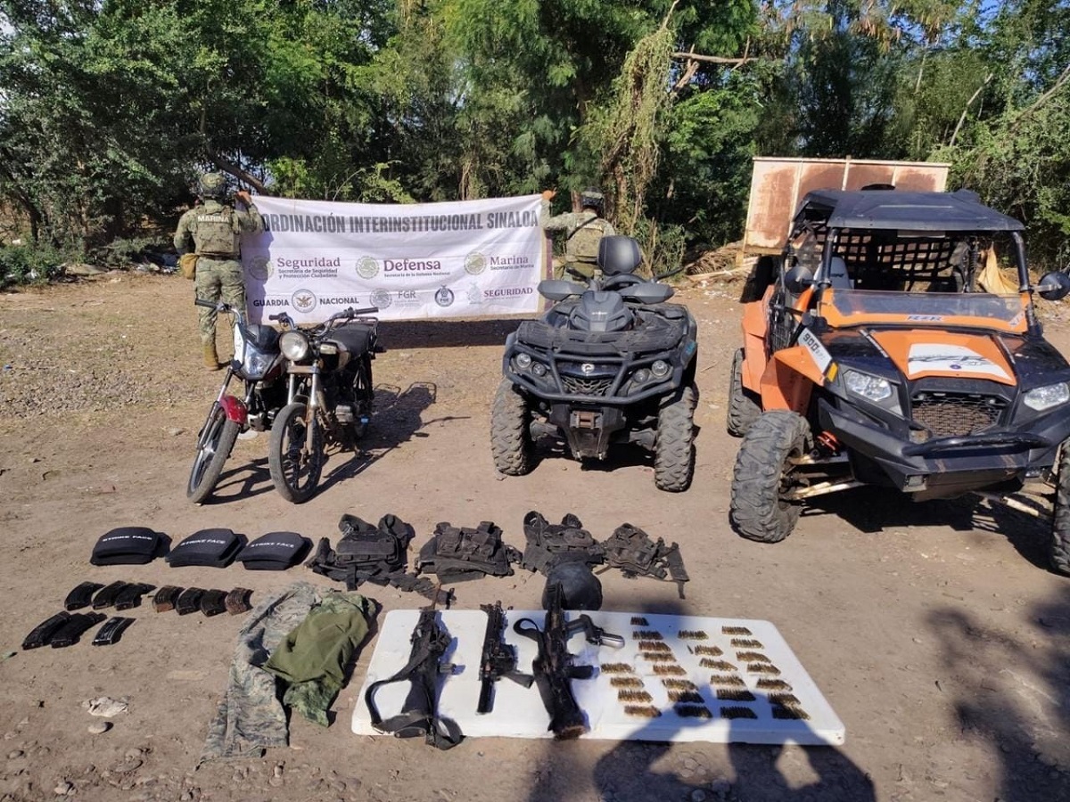 Huyen de la Marina y abandonan un razer, cuatrimoto, armas largas y municiones en Navolato