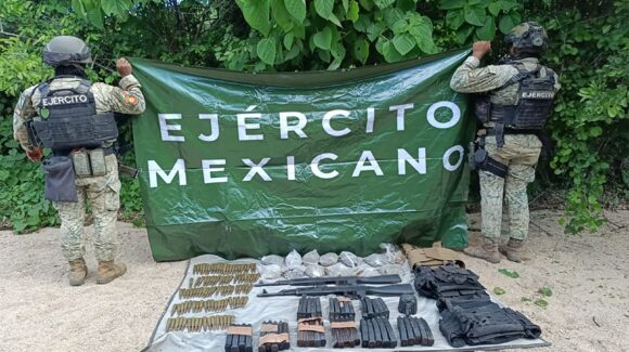 Asegura Ejército armamento y equipo táctico en San Ignacio