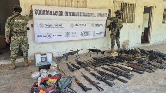 Aseguran arsenal, explosivos y vehículos robados en Mazatlán durante operativo interinstitucional