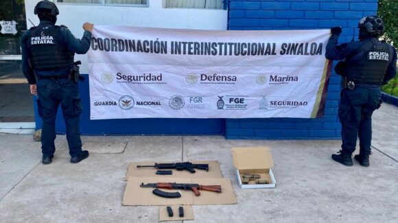Tras ataque armado y asesinato de dos hombres en la Emiliano Zapata, Culiacán, aseguran armas de uso exclusivo