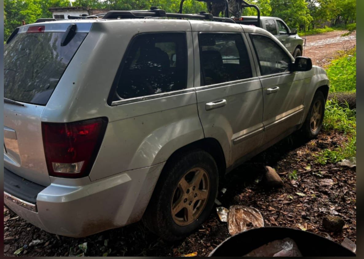 Aseguran autos y precursores químicos en Cosalá