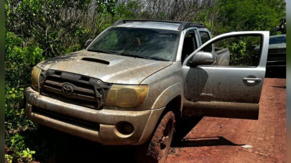 ¡Había blindados! Militares aseguran autos y precursores químicos en Cosalá