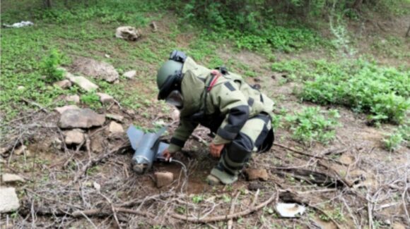 Militares aseguran 31 explosivos en Culiacán y desactiva 5 en Concordia