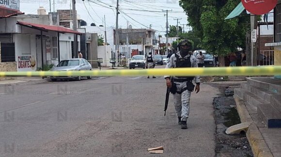 Con ráfagas de arma larga ejecutan a un joven en Culiacán