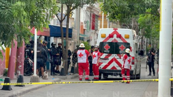 Atacan a balazos a un payaso en el Centro de Culiacán