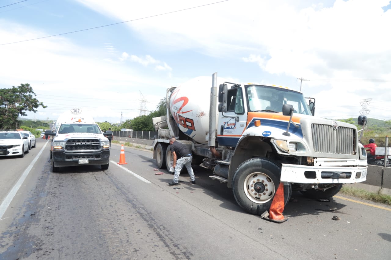 Motociclista resultó lesionado tras ser arrollado por camión al sur de Mazatlán