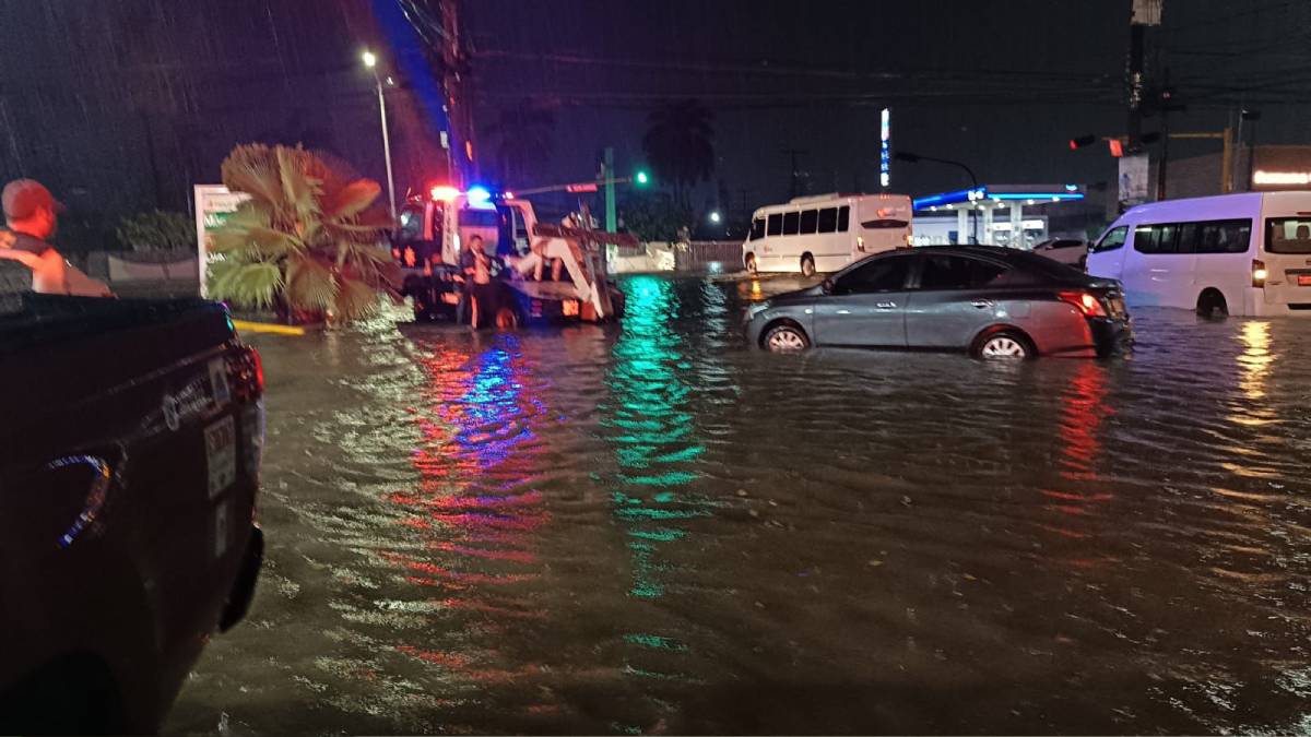 autos varados por lluvias