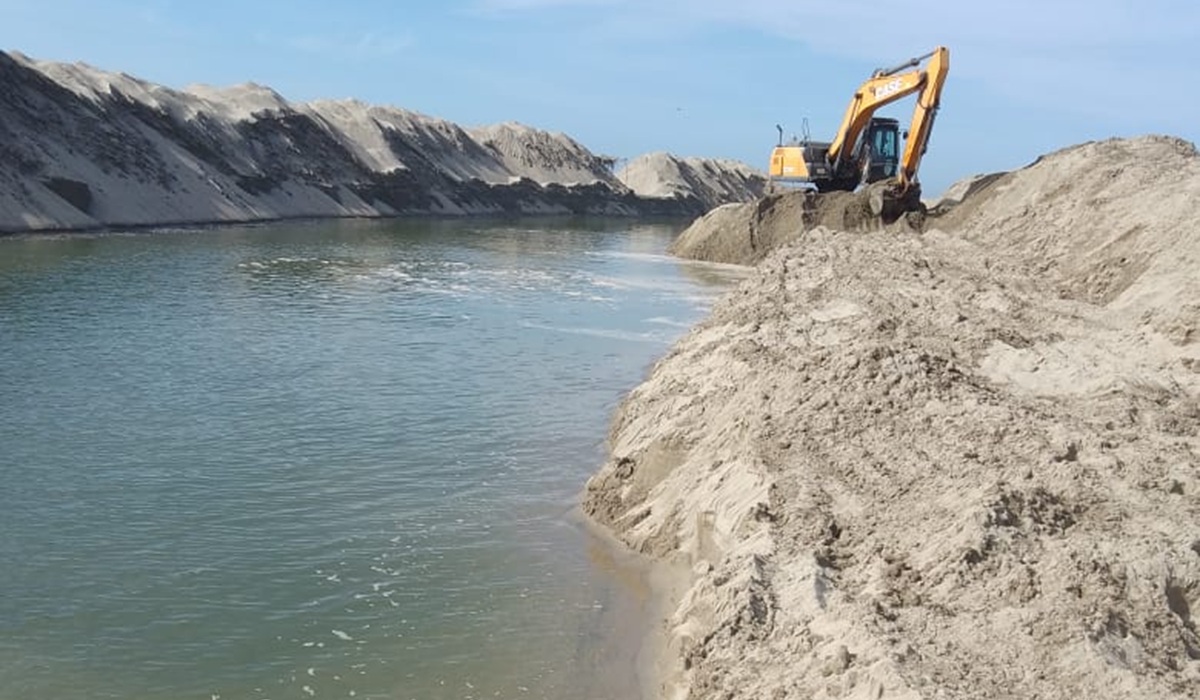 Avanza desazolve del río Presidio en el sur de Sinaloa