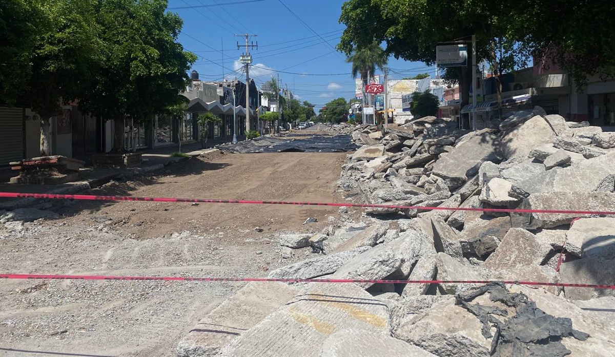 Avanza reparación de la calle Cuauhtémoc, en Guasave
