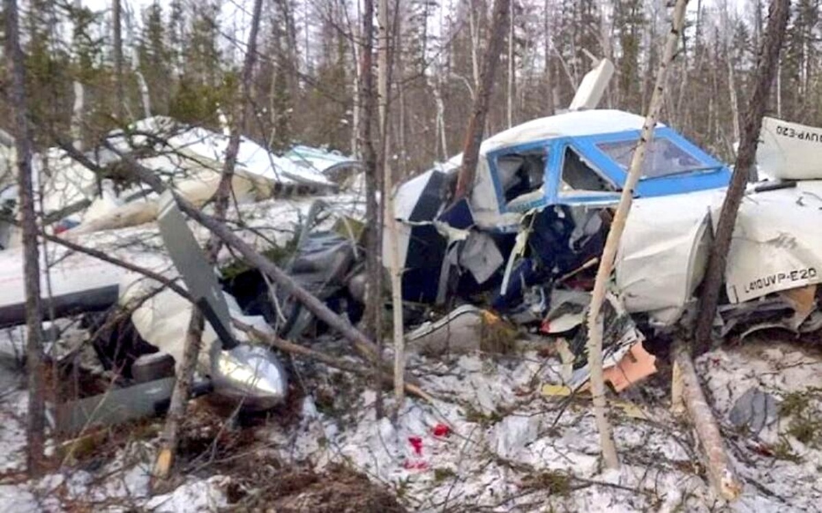 Avión se estrella en Rusia