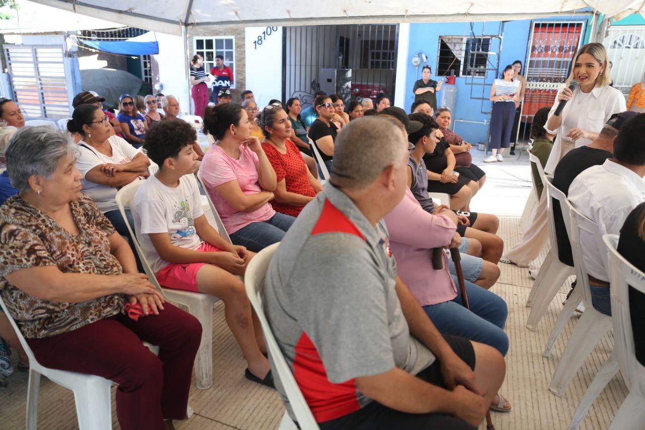 Ayto. de Mazatlán entrega calle pavimentada en la Progreso