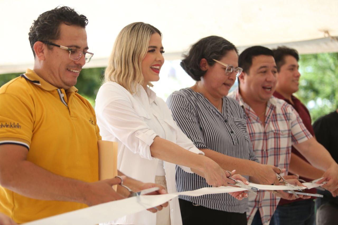 Ayto. de Mazatlán entrega calle pavimentada en la Progreso