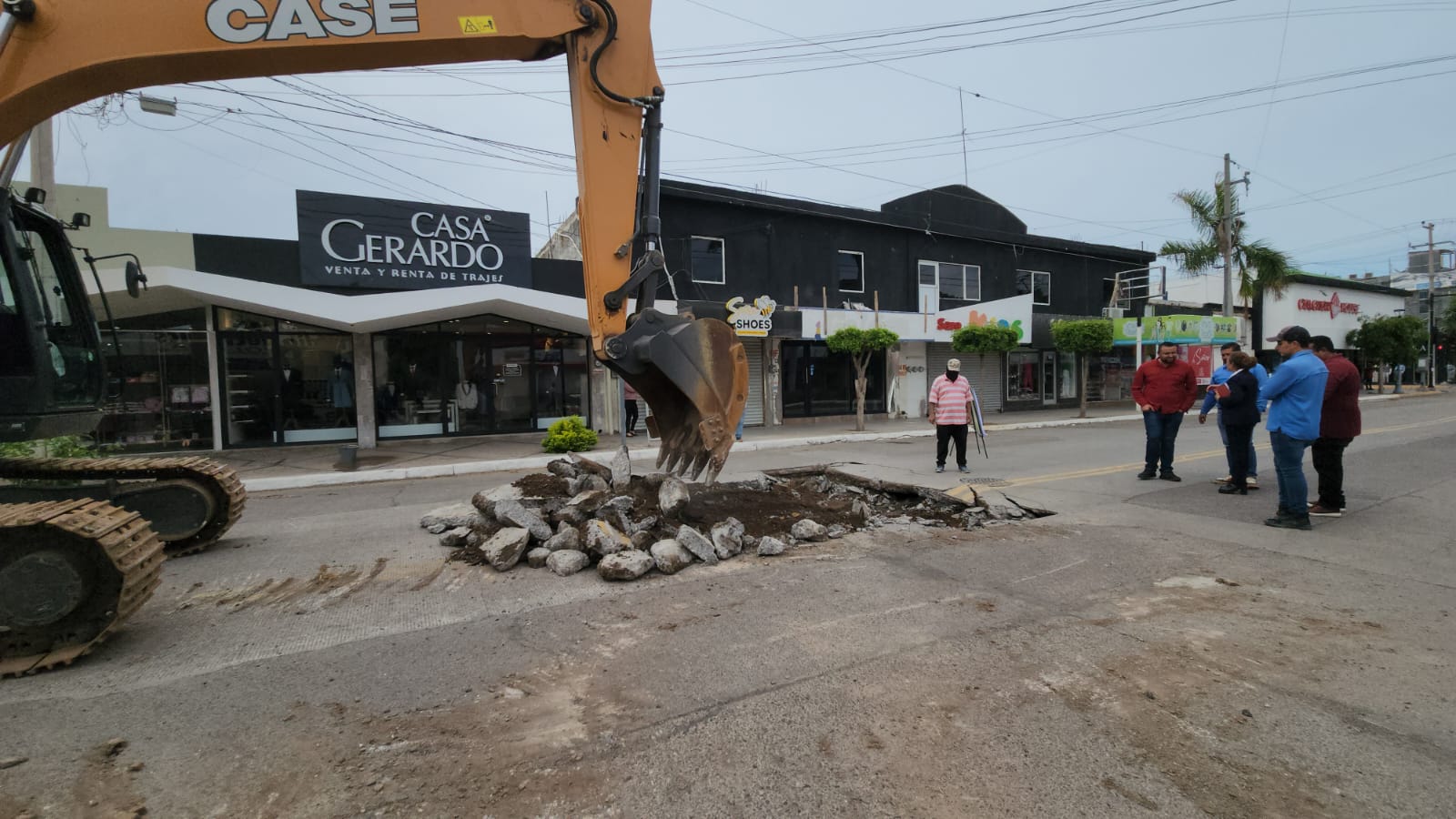 Banderazo de arranque de rehabilitación de la calle Cuauhtémoc en Guasave