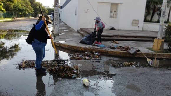 Retiran en Mazatlán 77 milímetros de basura tras intensas lluvias de este sábado