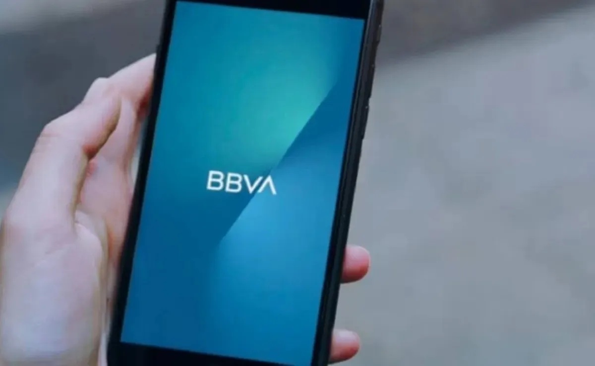 BBVA en pantalla de celular