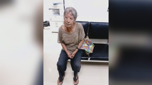 Buscan a familiares de adulta mayor localizada desorientada en Mazatlán