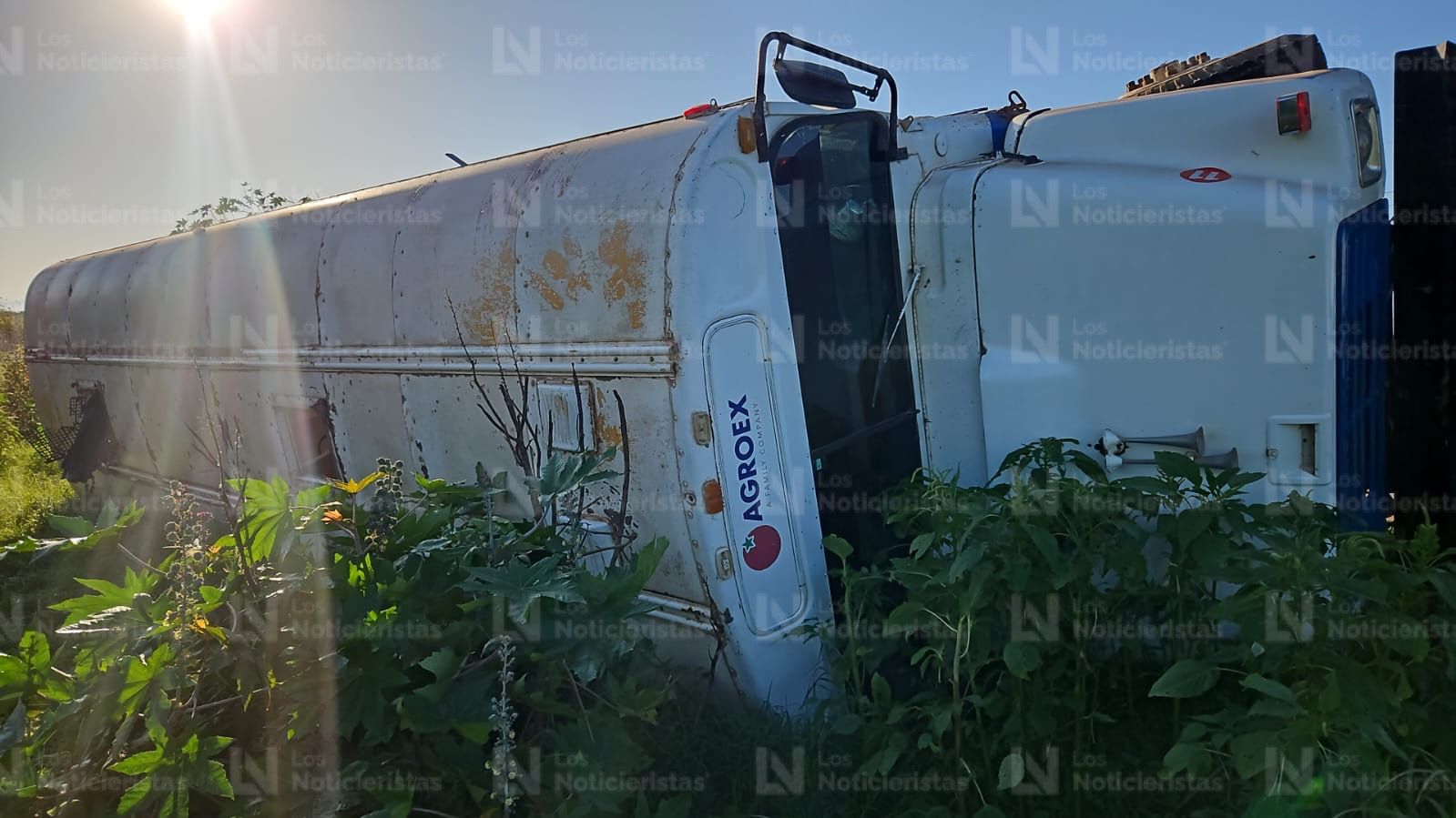 camion de jornaleros accidentado en navolato