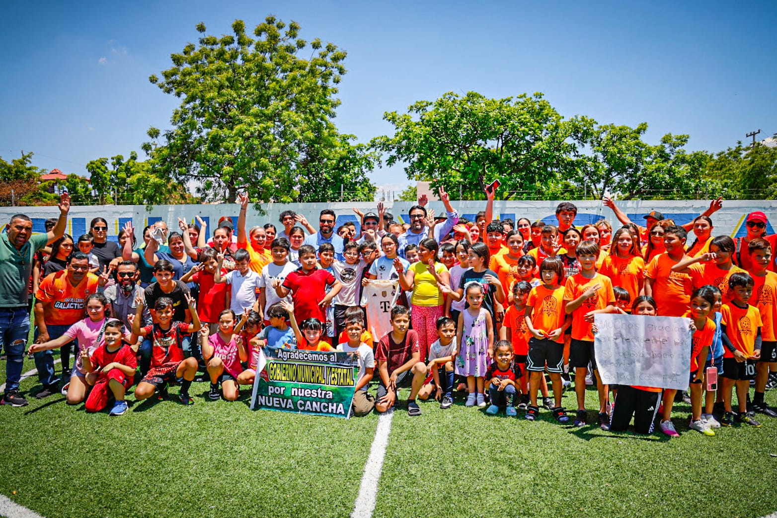 "Que el deporte llegue a más colonias": Rommel Pacheco entrega cancha rehabilitada en Culiacán