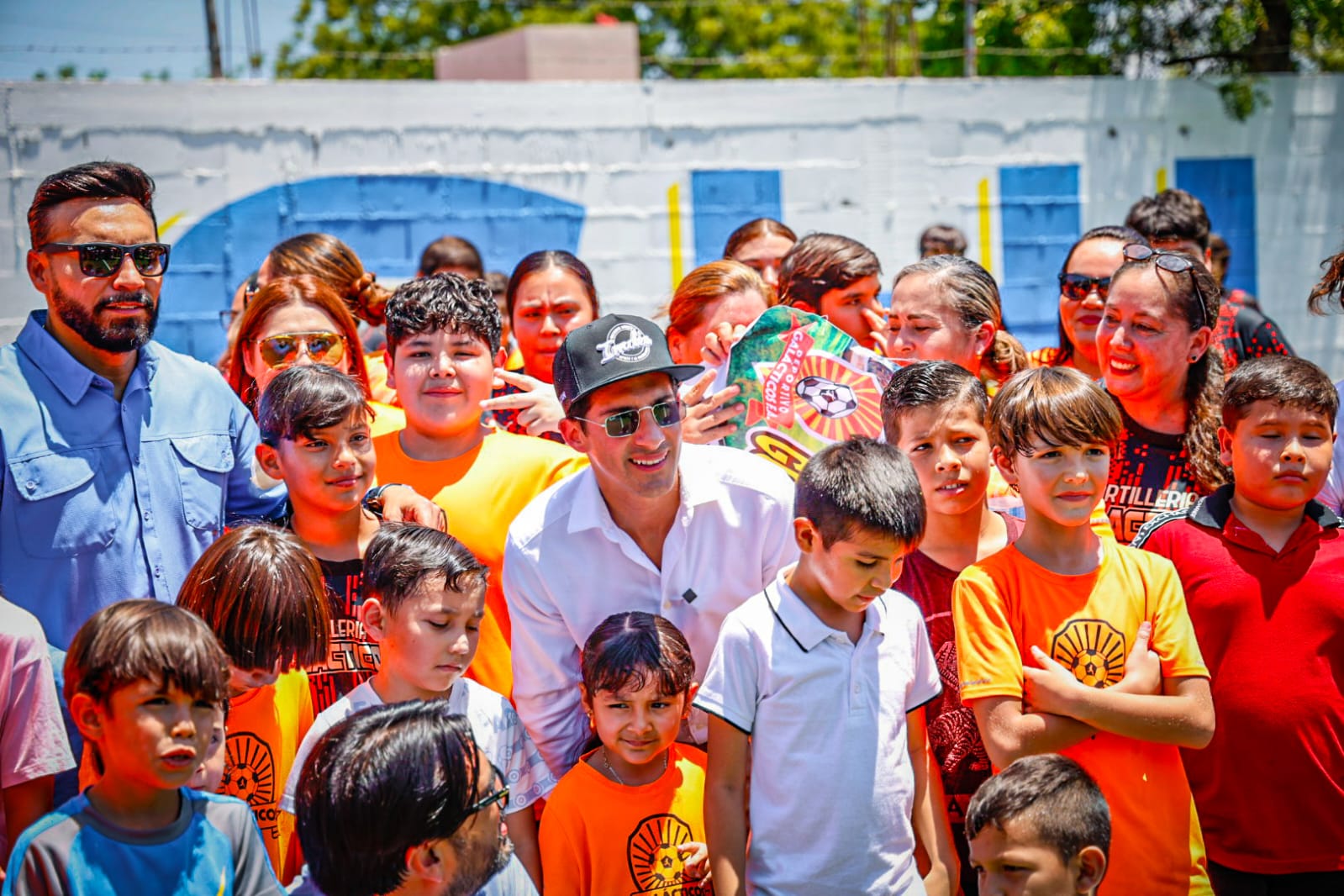 "Que el deporte llegue a más colonias": Rommel Pacheco entrega cancha rehabilitada en Culiacán