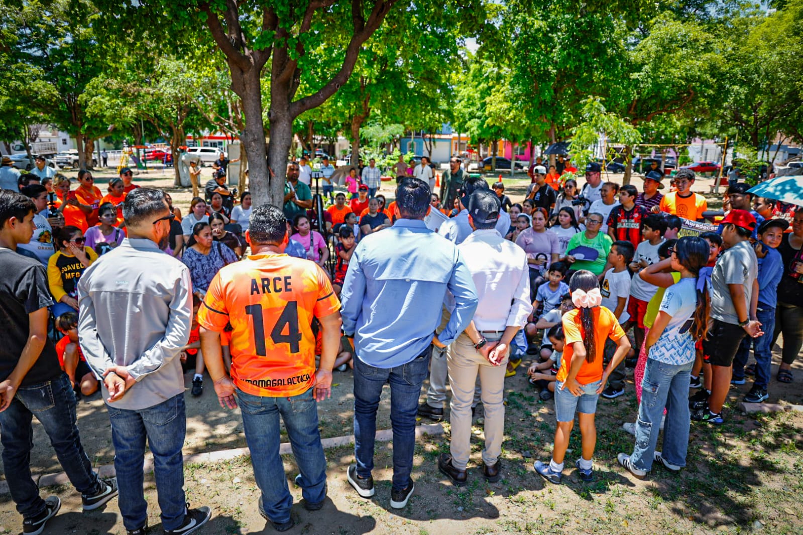 "Que el deporte llegue a más colonias": Rommel Pacheco entrega cancha rehabilitada en Culiacán
