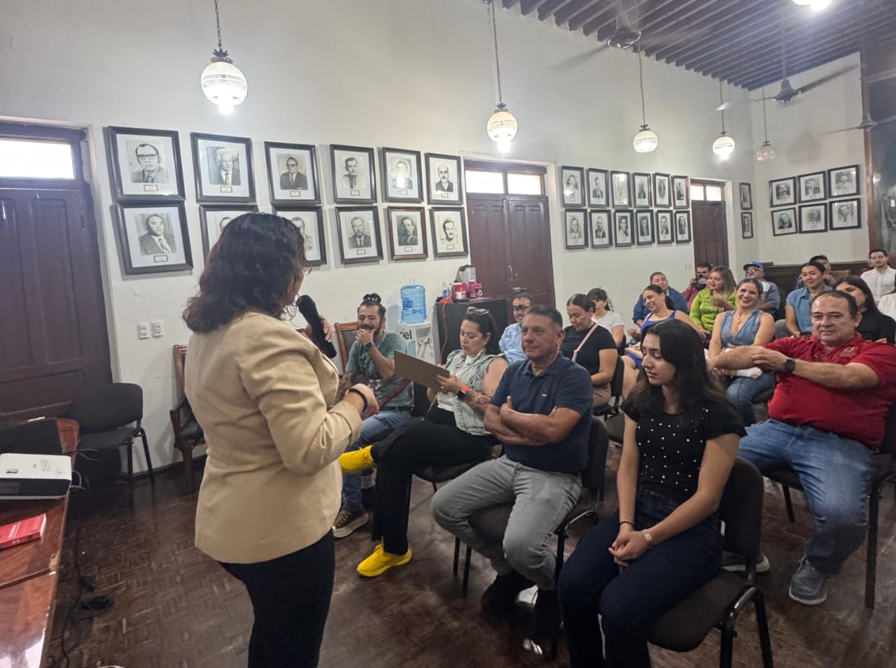 capacitan a prestadores de servicios turísticos
