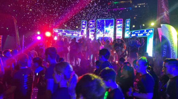 Carrera Neón 2025 reúne a más de mil participantes en Mazatlán
