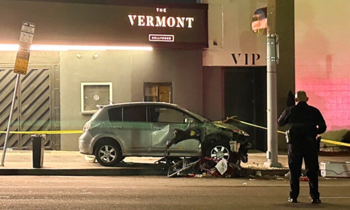 Carro que atropelló a una multitud en Los Ángeles